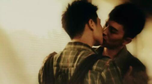 六部!两个直男住在一起,到底是谁掰弯了谁?强推! - 51虹马 六部!两个直男住在一起,到底是谁掰弯了谁?强推! - 51虹马