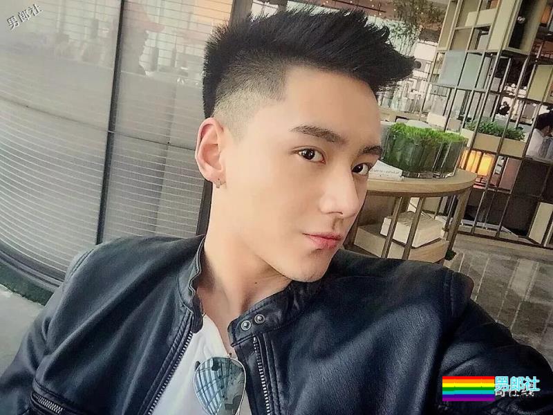 186CM大长腿邻家小哥,还是小肌肉体育生?蜜汁坐姿亮了~ - 51虹马 186CM大长腿邻家小哥,还是小肌肉体育生?蜜汁坐姿亮了~ - 51虹马