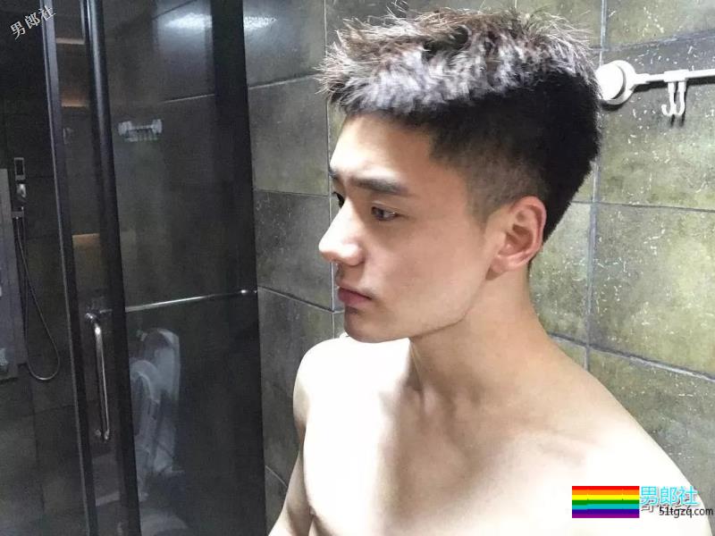 186CM大长腿邻家小哥,还是小肌肉体育生?蜜汁坐姿亮了~ - 51虹马 186CM大长腿邻家小哥,还是小肌肉体育生?蜜汁坐姿亮了~ - 51虹马