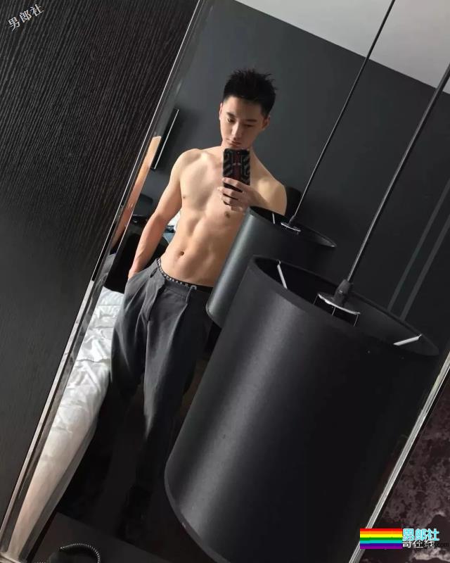 186CM大长腿邻家小哥,还是小肌肉体育生?蜜汁坐姿亮了~ - 51虹马 186CM大长腿邻家小哥,还是小肌肉体育生?蜜汁坐姿亮了~ - 51虹马