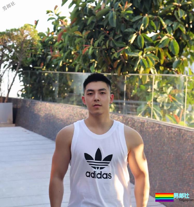 球服肌肉体育生，这一身腱子肉真™帅！ - 51虹马