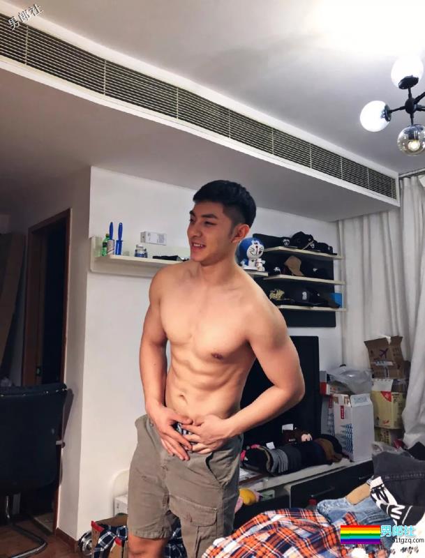 球服肌肉体育生，这一身腱子肉真™帅！ - 51虹马