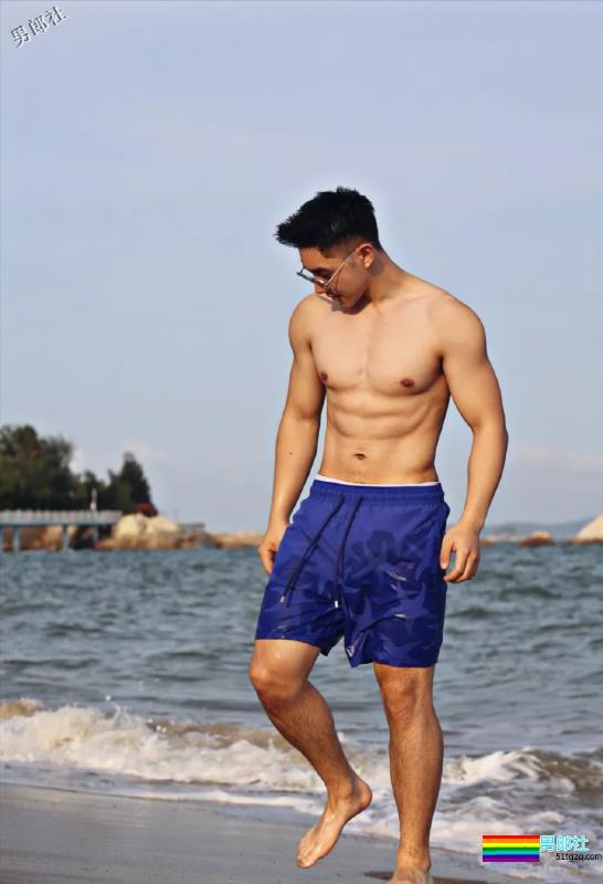 球服肌肉体育生，这一身腱子肉真™帅！ - 51虹马