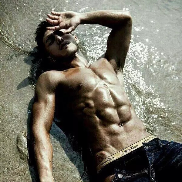 飞行员私生活精彩！海边放飞自我小视频太好看了 - 51虹马