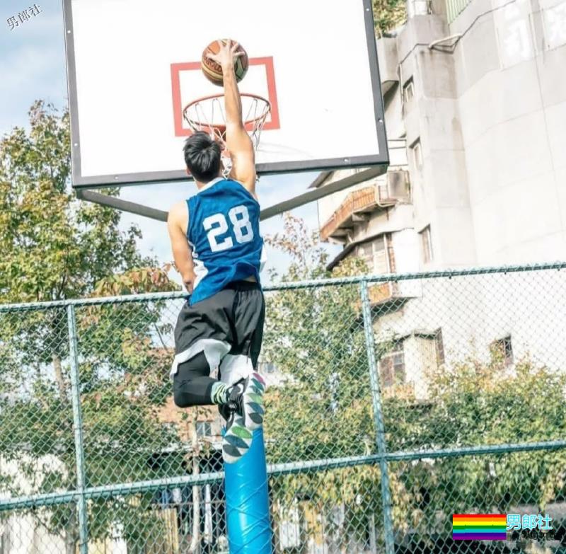 帅气长腿篮球小狼狗 - 51虹马