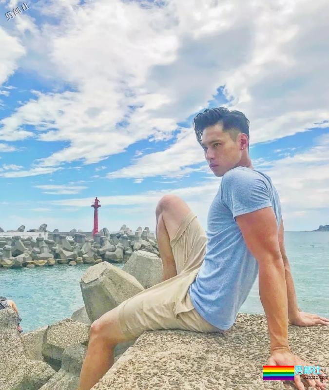 帅气长腿篮球小狼狗 - 51虹马