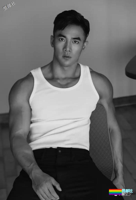 爆肌直男，好大！ - 51虹马