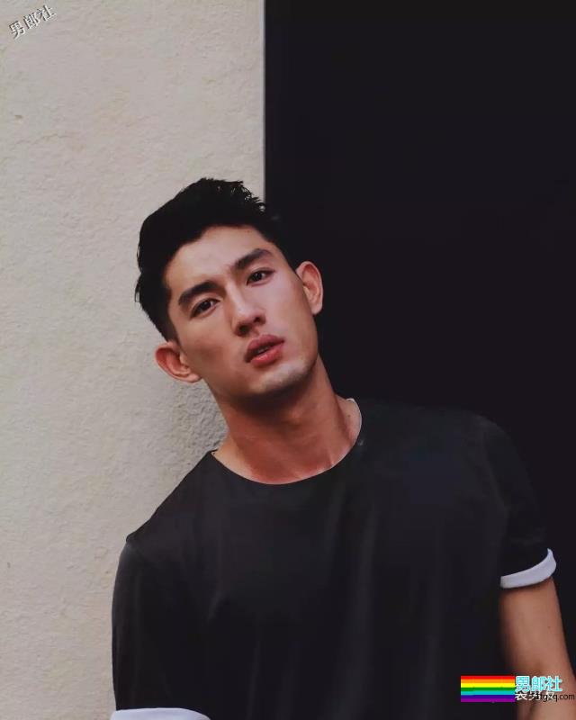 留学生就是大，口水都止不住了！-51虹马