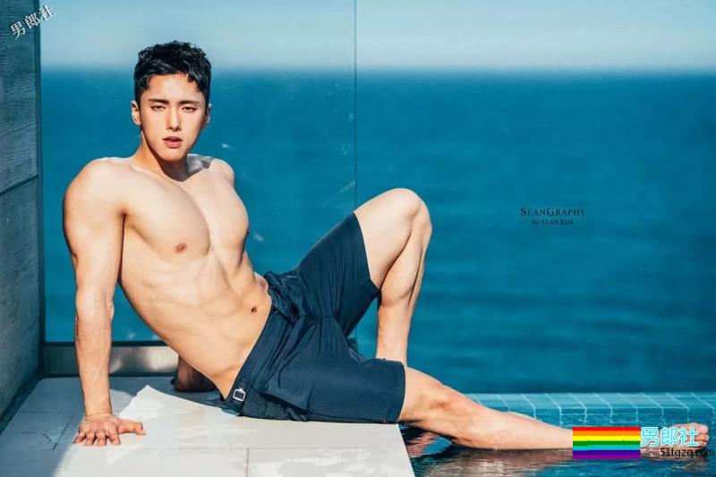 一个直男摄影师，拍的都是肌肉男！ - 51虹马