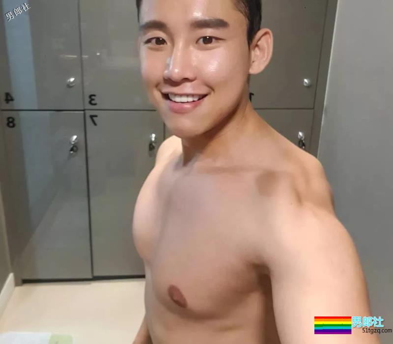 一个直男摄影师，拍的都是肌肉男！ - 51虹马