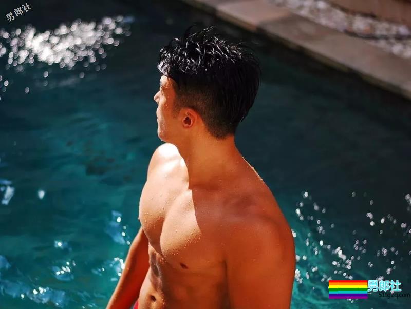 运动系小狼狗大秀黝黑肌肉,血槽差点被他掏空! - 51虹马 运动系小狼狗大秀黝黑肌肉,血槽差点被他掏空! - 51虹马