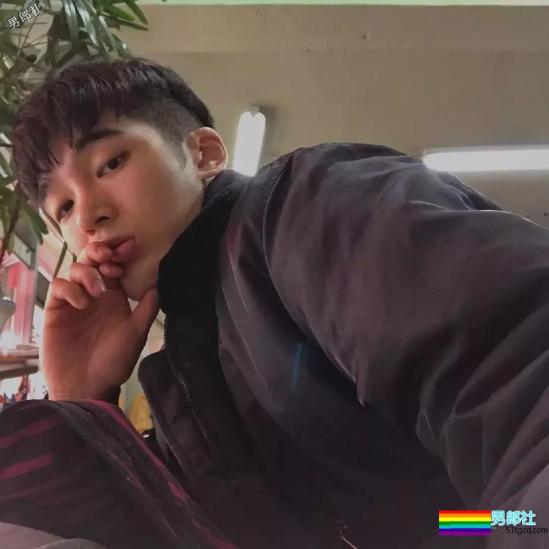 运动系小狼狗大秀黝黑肌肉,血槽差点被他掏空! - 51虹马 运动系小狼狗大秀黝黑肌肉,血槽差点被他掏空! - 51虹马