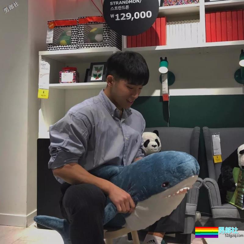 运动系小狼狗大秀黝黑肌肉,血槽差点被他掏空! - 51虹马 运动系小狼狗大秀黝黑肌肉,血槽差点被他掏空! - 51虹马