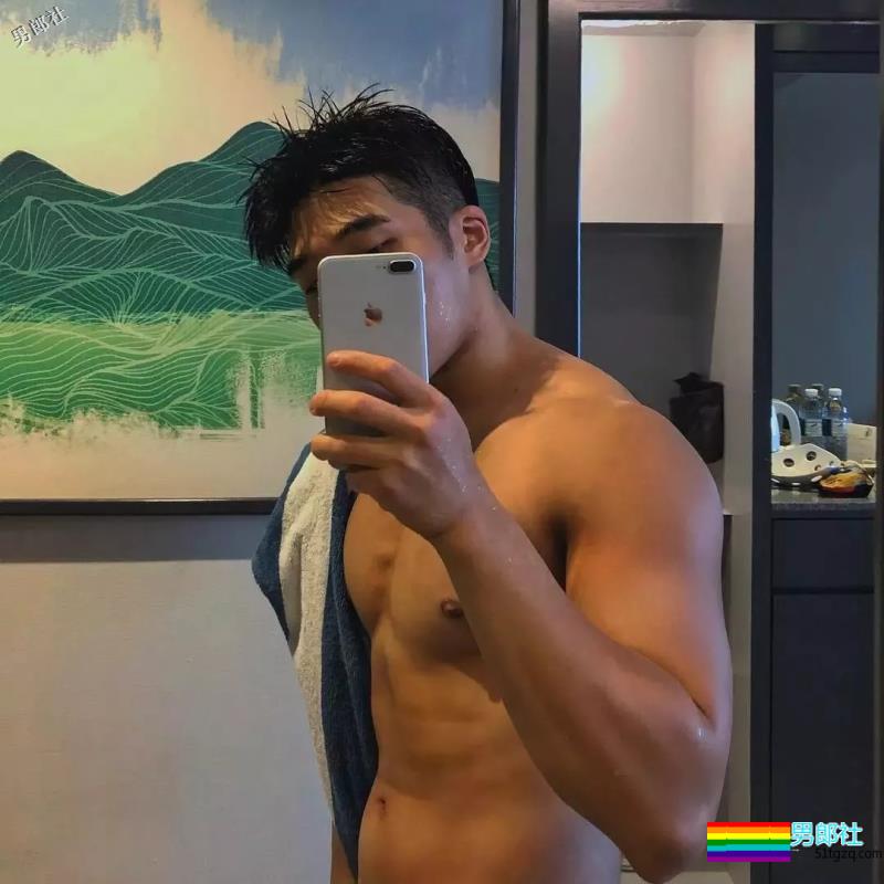 运动系小狼狗大秀黝黑肌肉,血槽差点被他掏空! - 51虹马 运动系小狼狗大秀黝黑肌肉,血槽差点被他掏空! - 51虹马