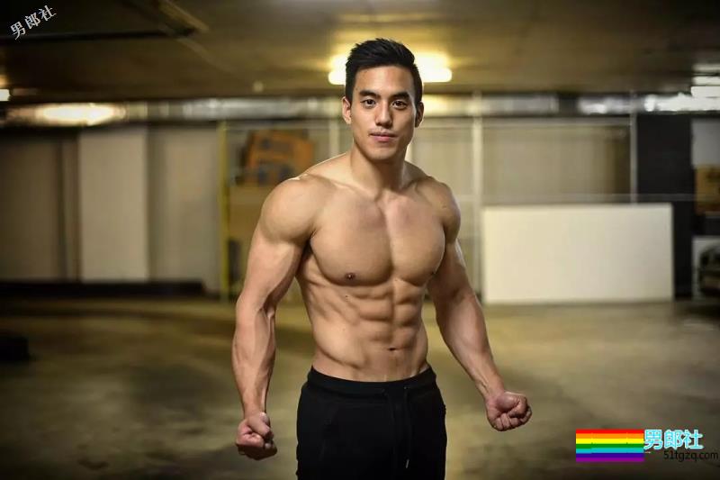 地铁抓拍正装型男疑自导自演？发湿身照只为火 - 51虹马