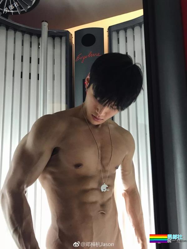 湿身健身教练瞬间变成叮当猫，你hold住吗 - 51虹马