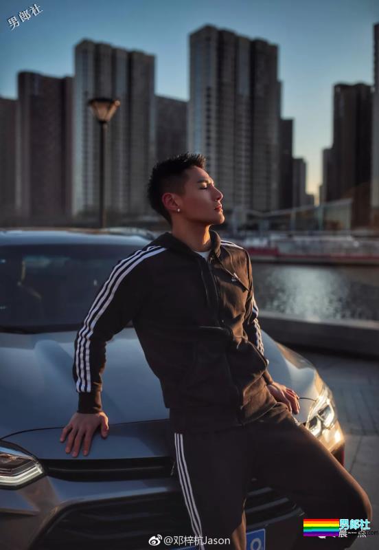 湿身健身教练瞬间变成叮当猫,你hold住吗 - 51虹马 湿身健身教练瞬间变成叮当猫,你hold住吗 - 51虹马