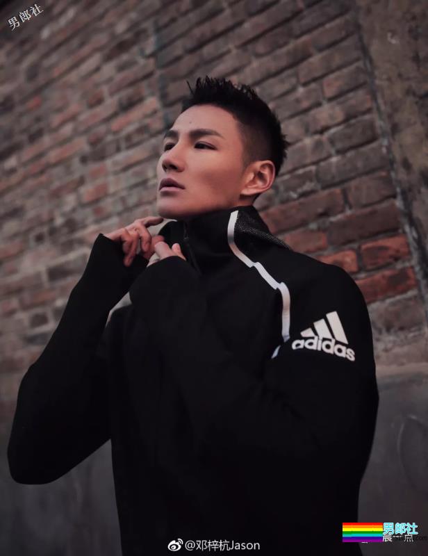 湿身健身教练瞬间变成叮当猫，你hold住吗 - 51虹马