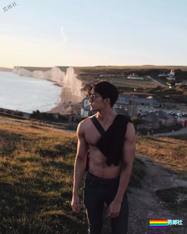 长腿腹气帅气运动男!演过体育生,腱子肉身材A爆了! - 51虹马 长腿腹气帅气运动男!演过体育生,腱子肉身材A爆了! - 51虹马