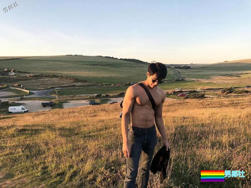 长腿腹气帅气运动男!演过体育生,腱子肉身材A爆了! - 51虹马 长腿腹气帅气运动男!演过体育生,腱子肉身材A爆了! - 51虹马