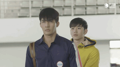 长腿腹气帅气运动男！演过体育生，腱子肉身材A爆了！ - 51虹马