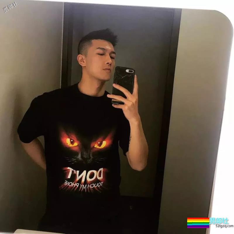 短寸体育生长腿大鼻子，超帅侧颜天菜道具太多，城会玩~ - 51虹马