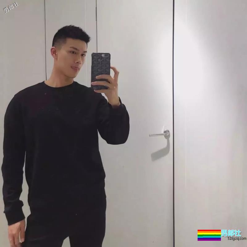 短寸体育生长腿大鼻子，超帅侧颜天菜道具太多，城会玩~ - 51虹马