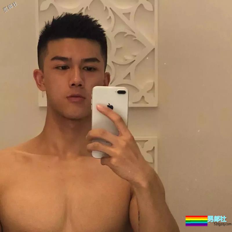 短寸体育生长腿大鼻子，超帅侧颜天菜道具太多，城会玩~ - 51虹马