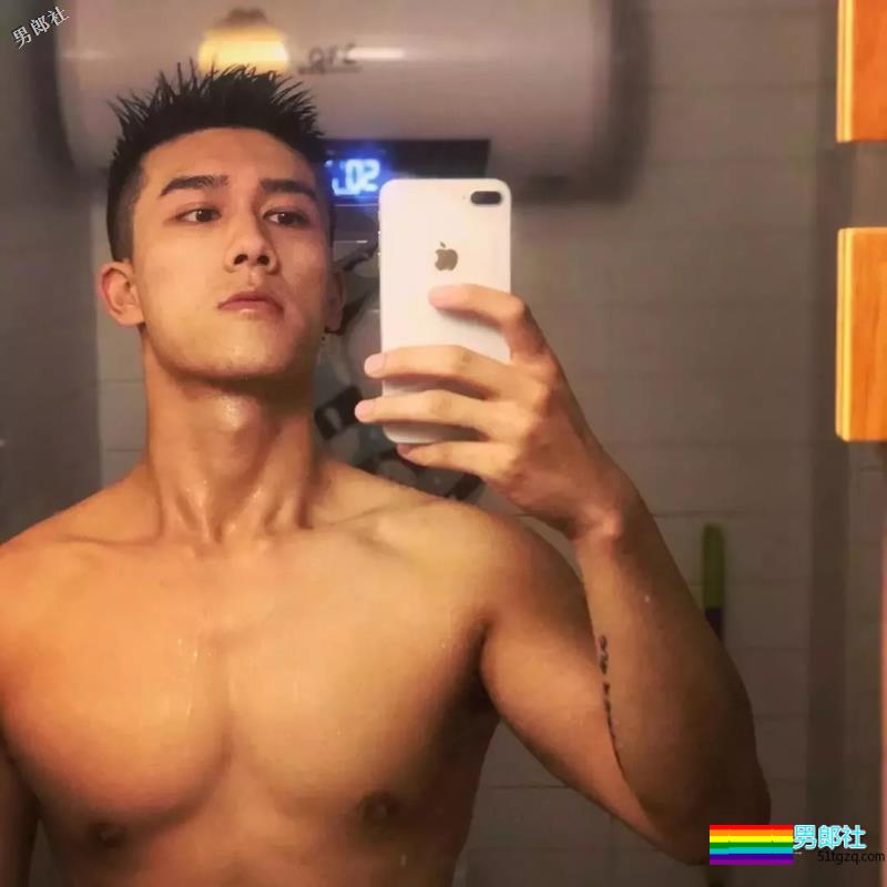 短寸体育生长腿大鼻子，超帅侧颜天菜道具太多，城会玩~ - 51虹马