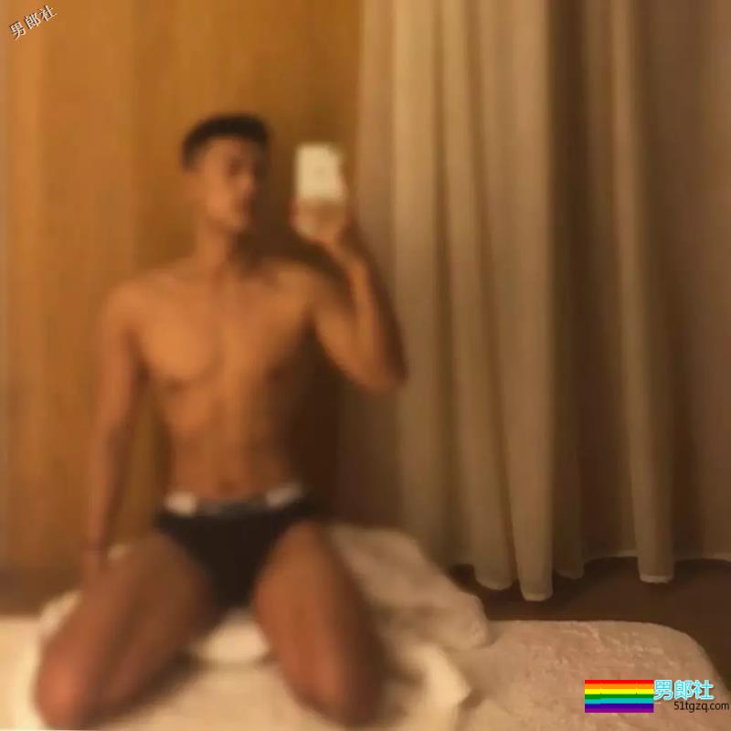 短寸体育生长腿大鼻子，超帅侧颜天菜道具太多，城会玩~ - 51虹马