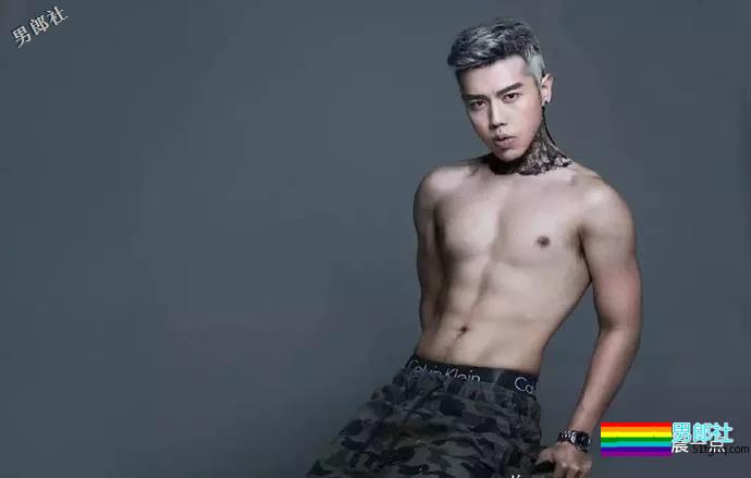 脱掉的肌肉体育生，这一身腱子肉真帅！ - 51虹马