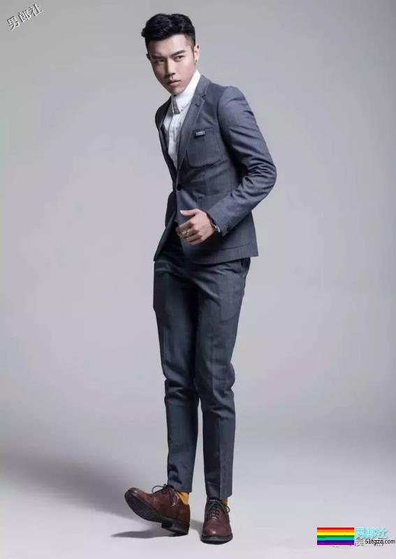 脱掉的肌肉体育生，这一身腱子肉真帅！ - 51虹马