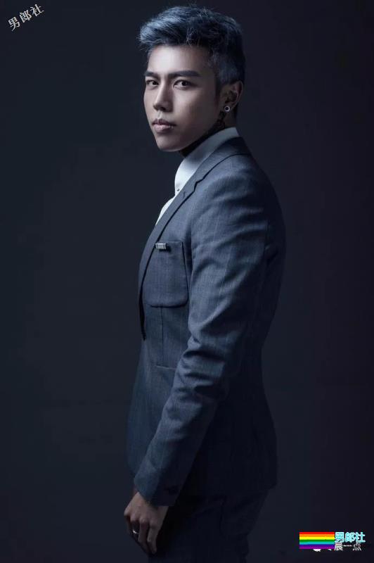 脱掉的肌肉体育生，这一身腱子肉真帅！ - 51虹马