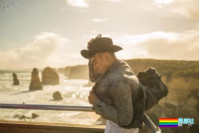 脱掉的肌肉体育生，这一身腱子肉真帅！ - 51虹马