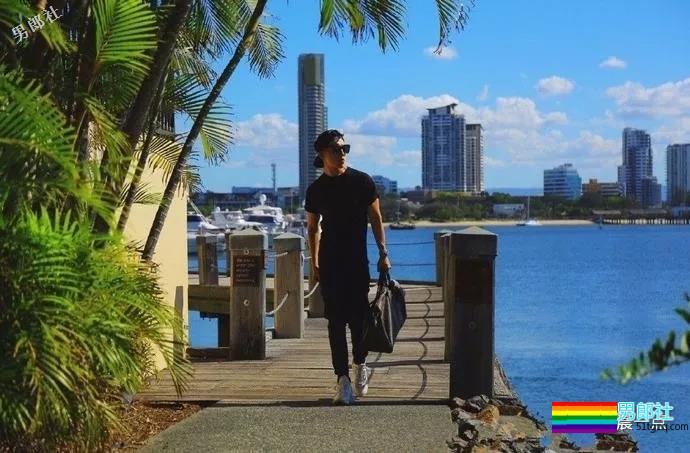 脱掉的肌肉体育生，这一身腱子肉真帅！ - 51虹马