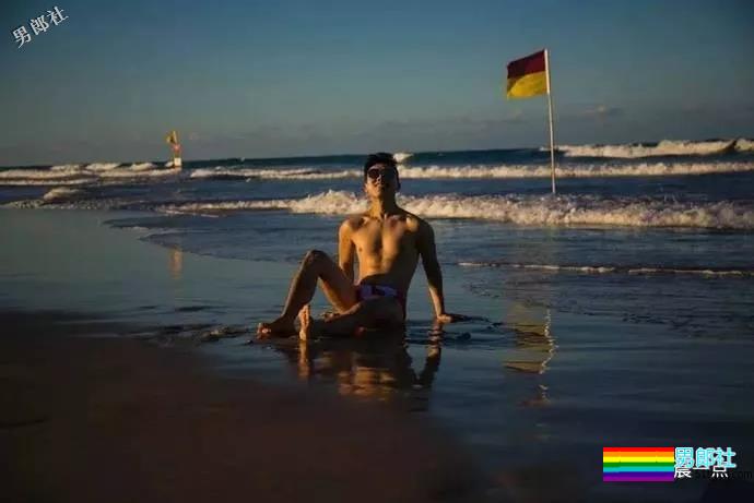 脱掉的肌肉体育生，这一身腱子肉真帅！ - 51虹马