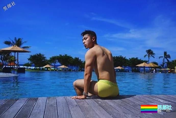 脱掉的肌肉体育生，这一身腱子肉真帅！ - 51虹马