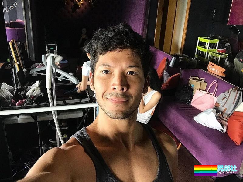 混血模特被批和写真差距太大？但他的原始野性我还是很可以！ - 51虹马