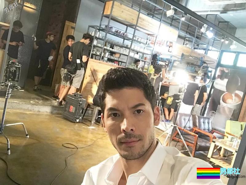 混血模特被批和写真差距太大?但他的原始野性我还是很可以! - 51虹马 混血模特被批和写真差距太大?但他的原始野性我还是很可以! - 51虹马