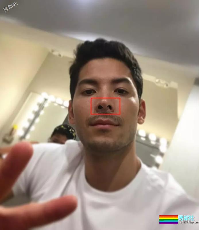 混血模特被批和写真差距太大？但他的原始野性我还是很可以！ - 51虹马