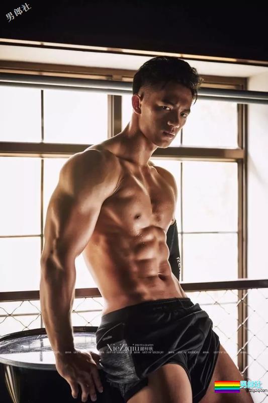 天呐，这居然是中国人拍的肌肉大片！简直太帅了！ - 51虹马