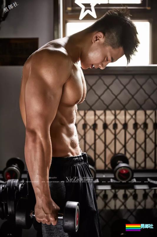 天呐，这居然是中国人拍的肌肉大片！简直太帅了！ - 51虹马