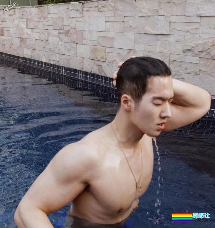 来自韩国的平面模特，谁会拒绝这样一个倒三角身材的男人呢？-51虹马