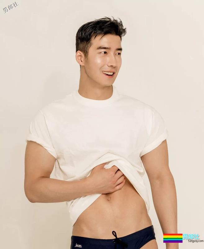 来自韩国的平面模特，谁会拒绝这样一个倒三角身材的男人呢？ - 51虹马