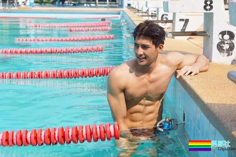 长腿腹气帅气运动男！演过体育生，腱子肉身材A爆了！ - 51虹马