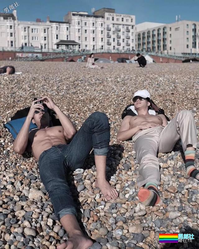 长腿腹气帅气运动男！演过体育生，腱子肉身材A爆了！ - 51虹马