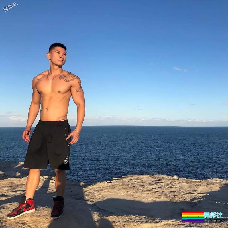 D杯大胸肌圈粉无数的小狼狗,竟和肌肉帅哥在一起了~ - 51虹马 D杯大胸肌圈粉无数的小狼狗,竟和肌肉帅哥在一起了~ - 51虹马