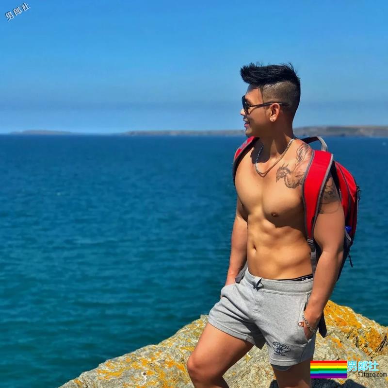 D杯大胸肌圈粉无数的小狼狗,竟和肌肉帅哥在一起了~ - 51虹马 D杯大胸肌圈粉无数的小狼狗,竟和肌肉帅哥在一起了~ - 51虹马