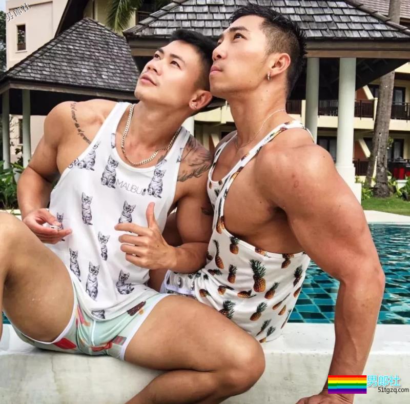 D杯大胸肌圈粉无数的小狼狗,竟和肌肉帅哥在一起了~ - 51虹马 D杯大胸肌圈粉无数的小狼狗,竟和肌肉帅哥在一起了~ - 51虹马