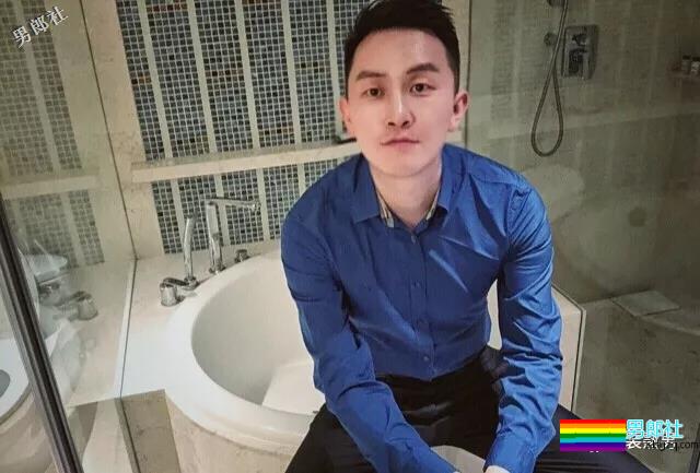 帅气空少酒店自拍开撩，居然还是大胸大长腿哦！ - 51虹马